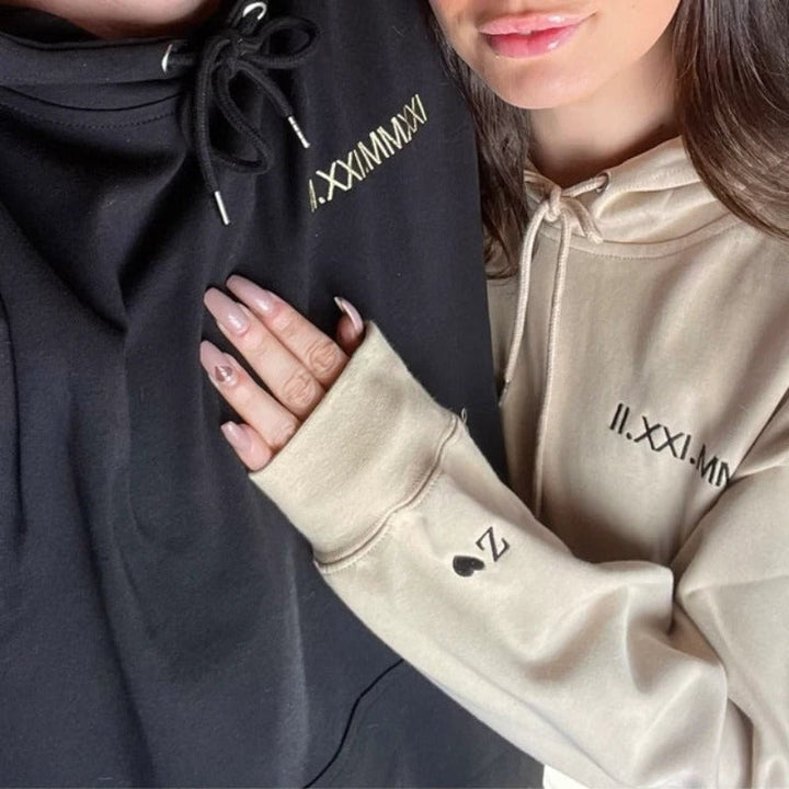 CoupleHoodie - Capture Your Love Story in Style