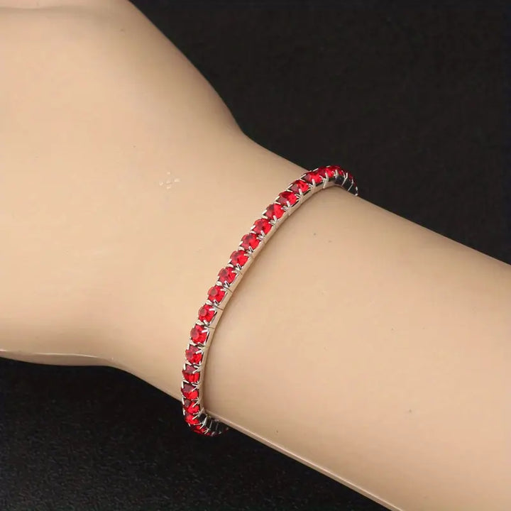 Elegant white gold bracelet with refined design