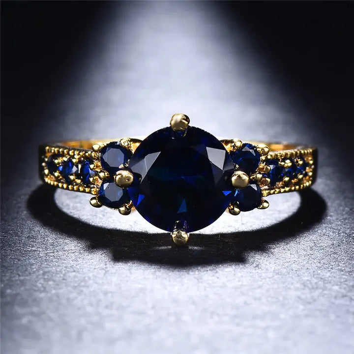 Elegant Gold Ring with Refined Details