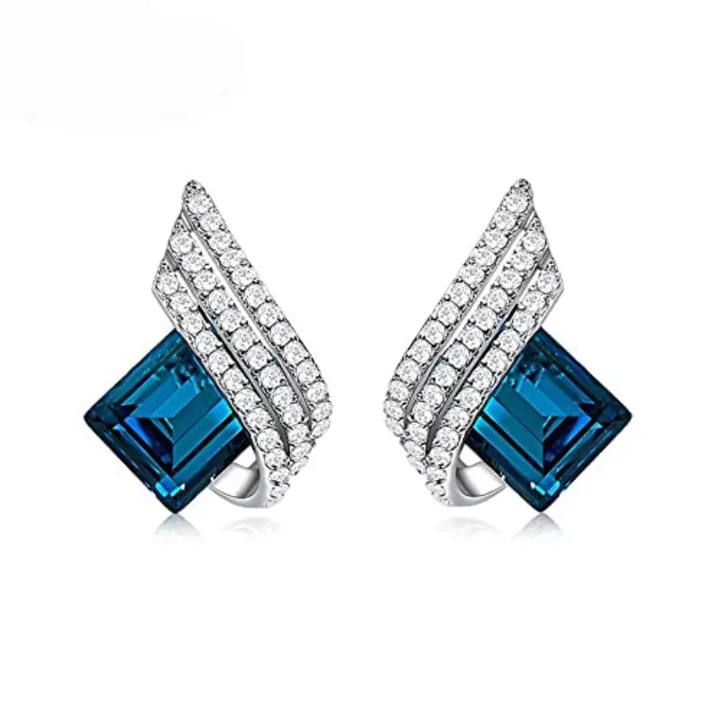 Elegant White Gold Jewellery Set with Refined Details