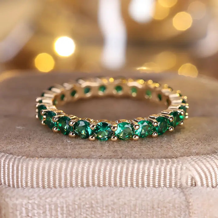 Soft gold ring with refined details
