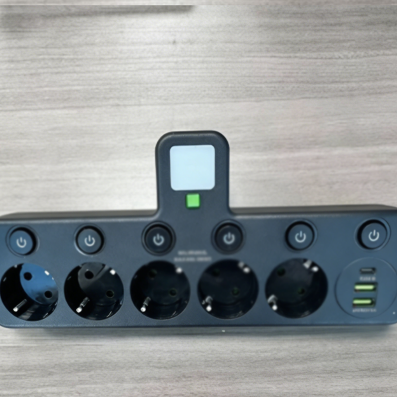 Extension Lead with USB and Switches | Multi-Socket Surge Protector 2500 W