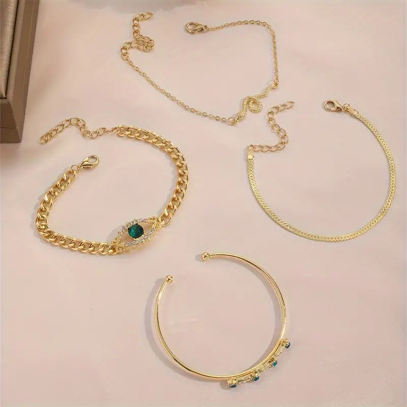 Elegant Gold Bracelet with Refined Details