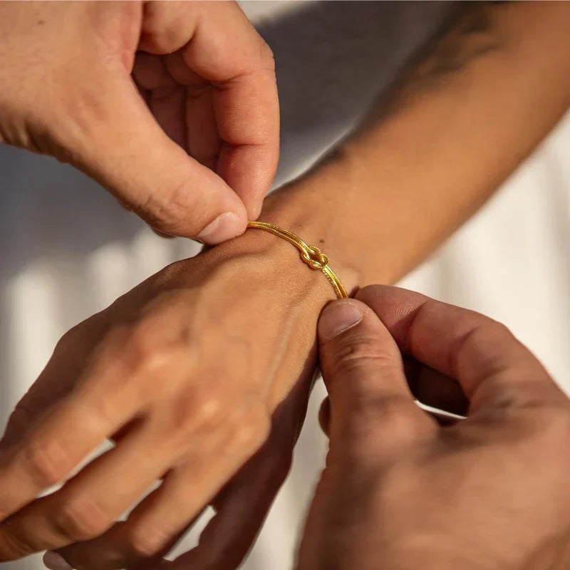 Elva Minimalist Knot Bracelet