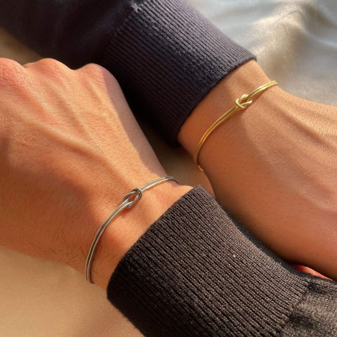 Elva Minimalist Knot Bracelet
