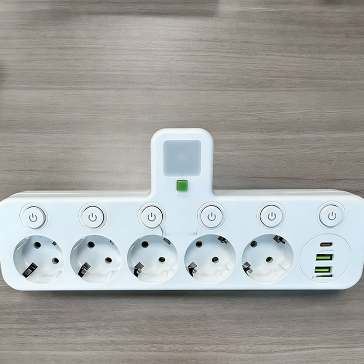 Extension Lead with USB and Switches | Multi-Socket Surge Protector 2500 W