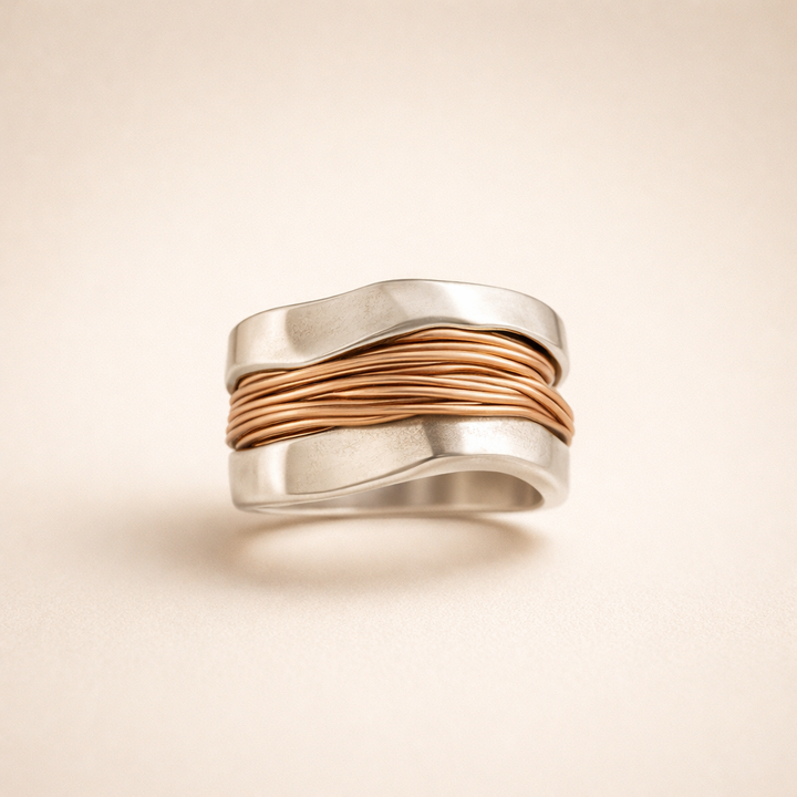 Solvira – Silver Ring with Gold Veining