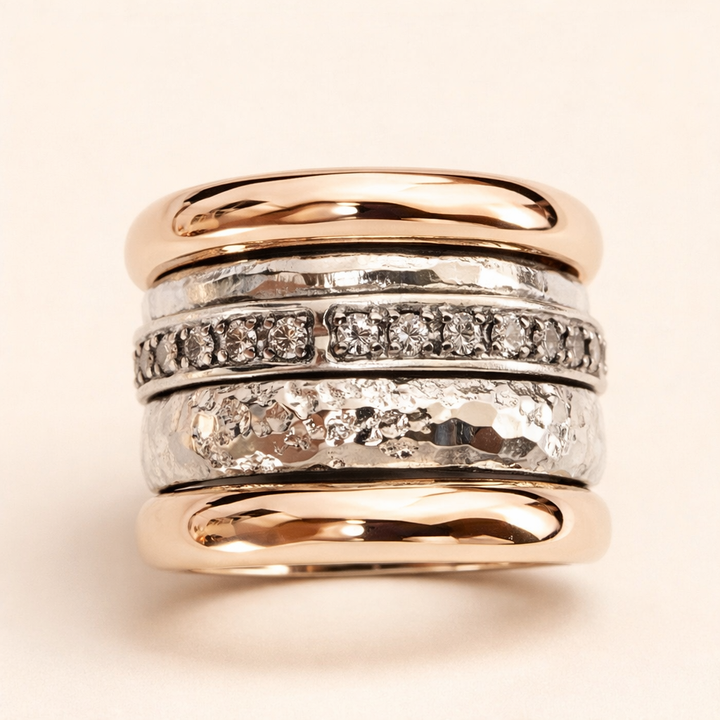 Multicoloured gold ring
