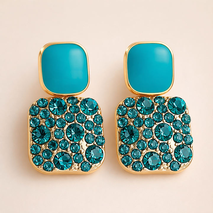 Elegant Gold Earrings with Refined Details