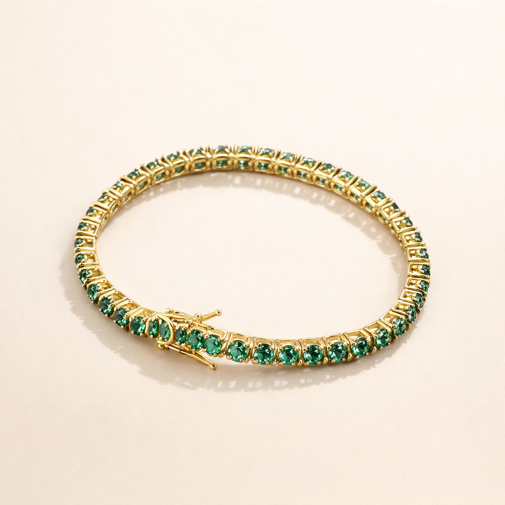 Elegant gold-coloured bracelet with refined details