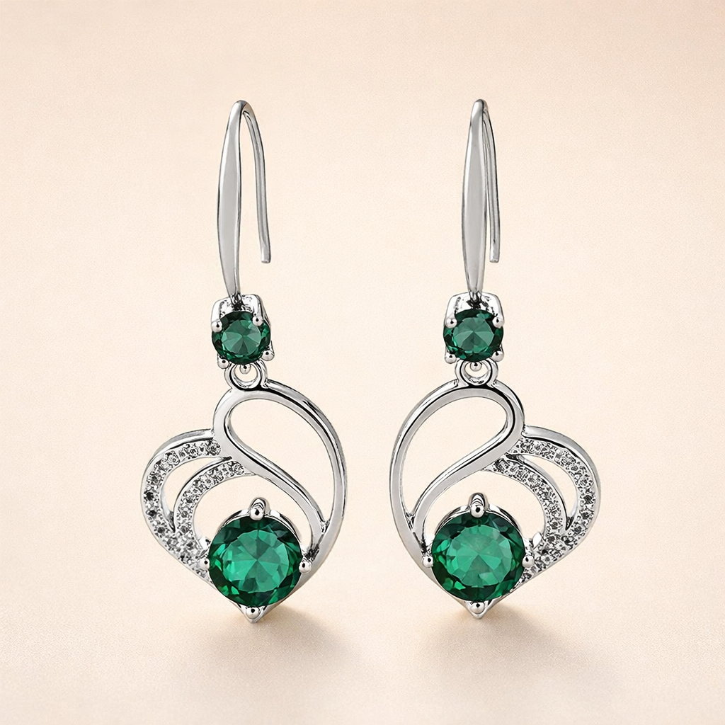 Elegant White Gold Earrings with Refined Details
