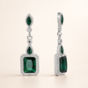 Elegant White Gold Earrings with Refined Details