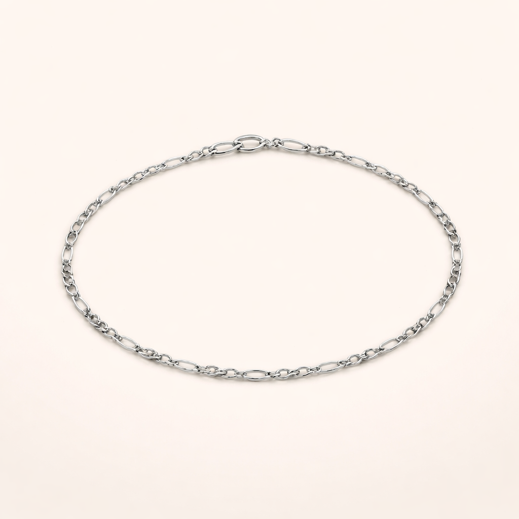 Elegant White Gold Bracelet with Refined Details