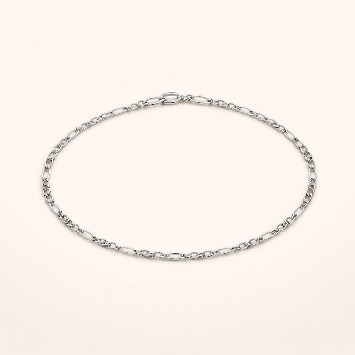Elegant White Gold Bracelet with Refined Details