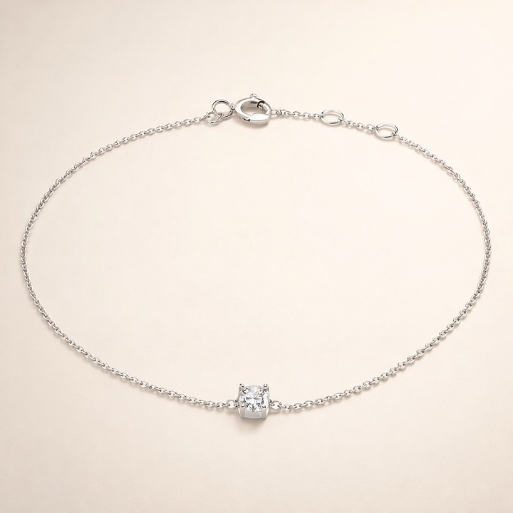 Elegant White Gold Bracelet with Refined Details