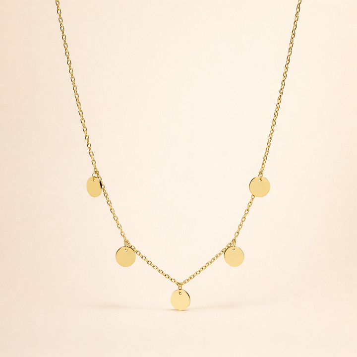 Elegant white gold necklace with a refined look