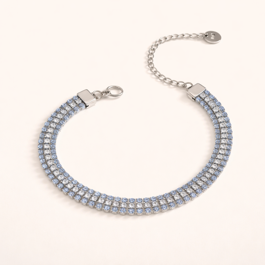 Elegant white gold bracelet with refined shine