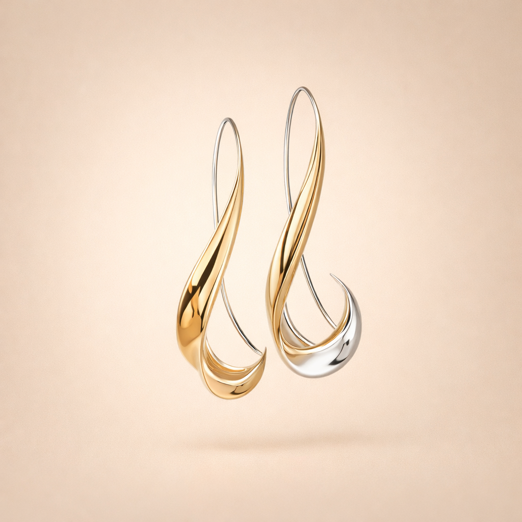 Elegant Gold Earring with Vintage Look
