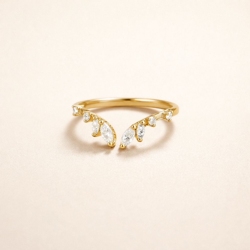 Soft shine gold ring with crystal