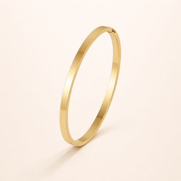 Elegant gold bangle with refined lines