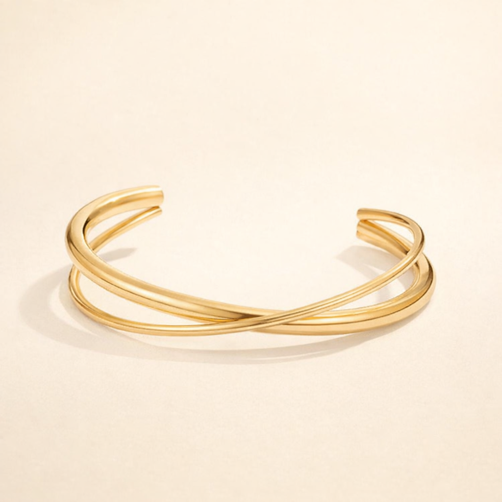 Elegant gold bracelet with a refined twist
