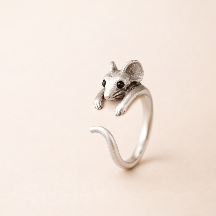 Elegant silver ring with a cute mouse design