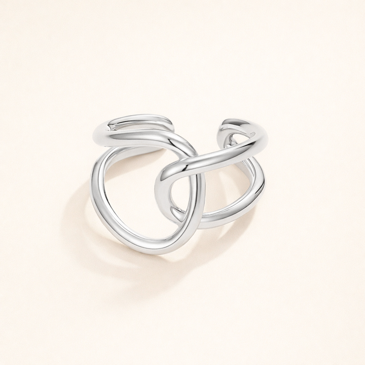 Elegant silver ring with refined design