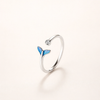 Silver ring with cubic zirconia and elegant wave shape