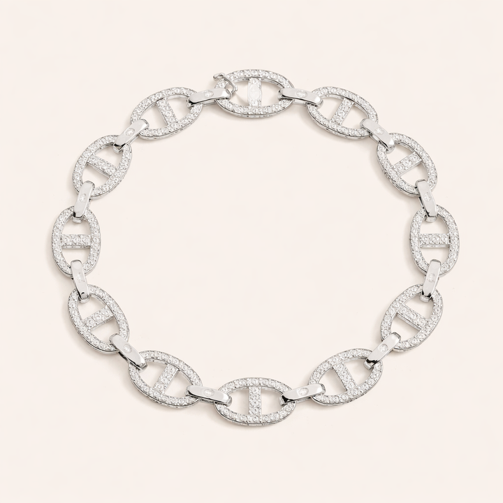 Soft white gold bracelet with delicate details