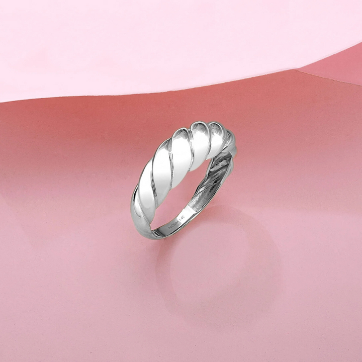 Elegant white gold ring with refined waves