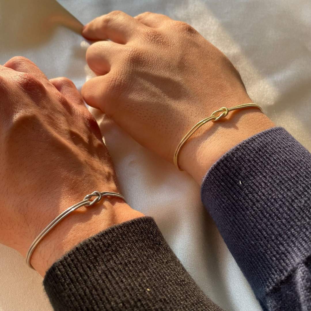 Elva Minimalist Knot Bracelet