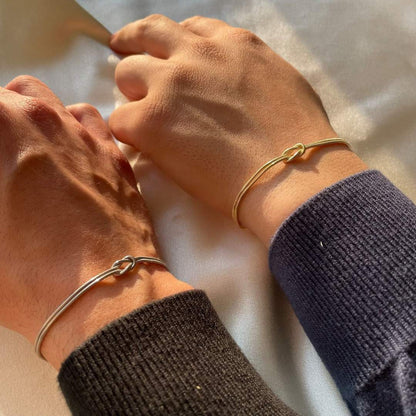 Elva Minimalist Knot Bracelet