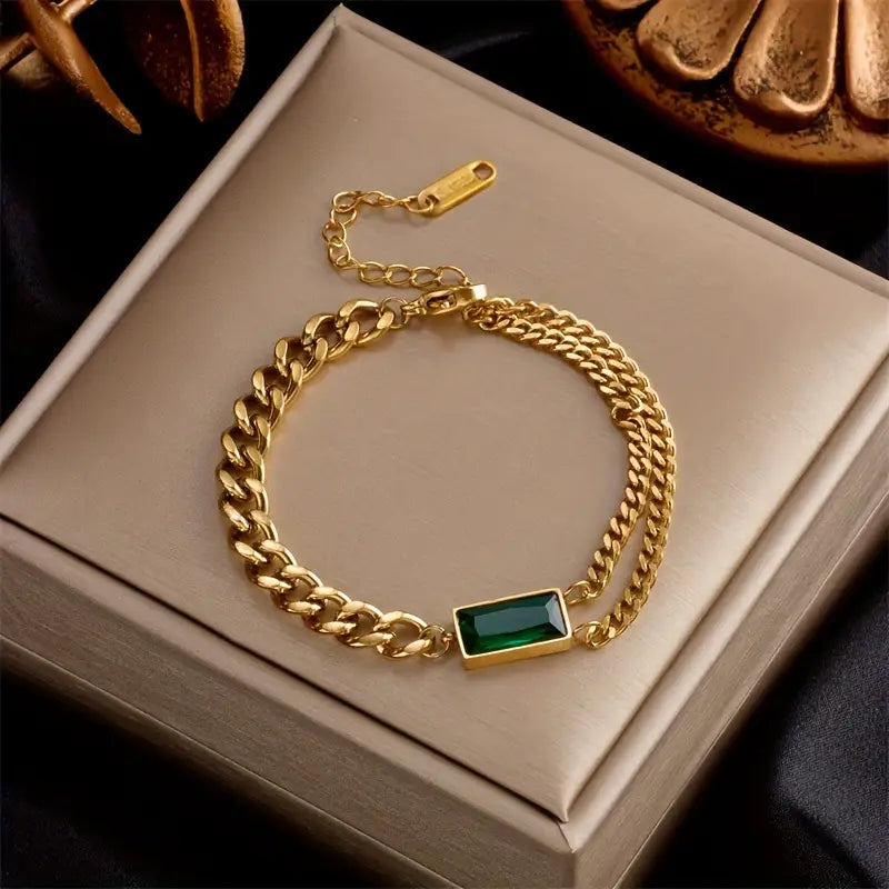 Elegant Gold Bracelet with Refined Details