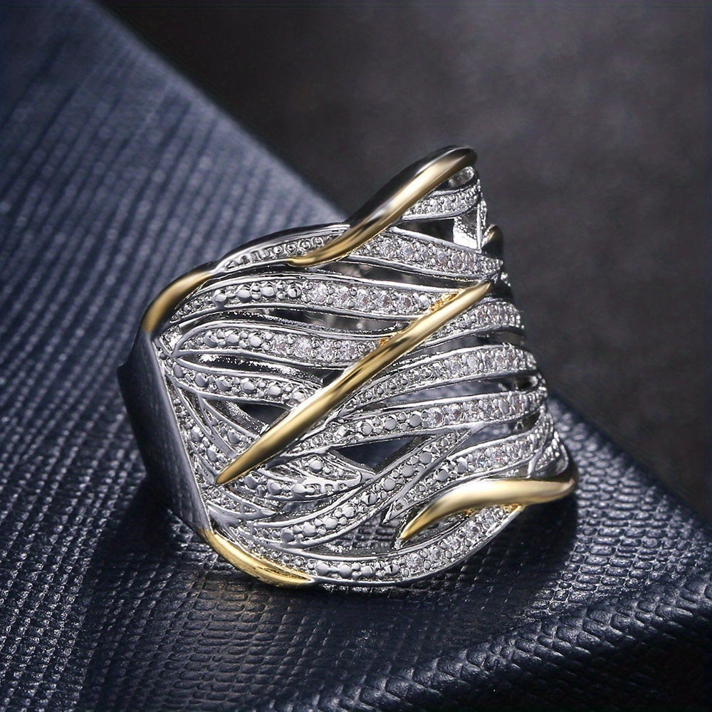 Refined twisted ring in rose gold