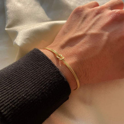 Elva Minimalist Knot Bracelet