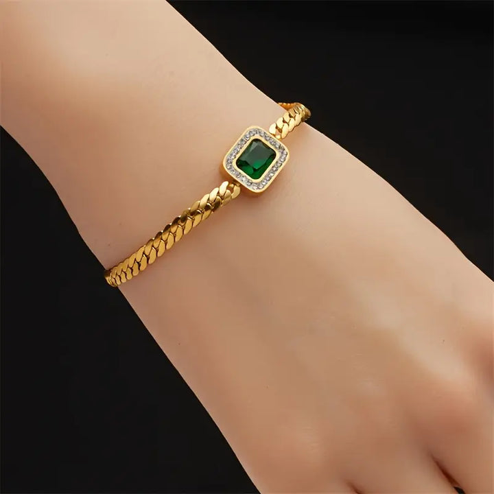 Elegant Gold Bracelet with Refined Details