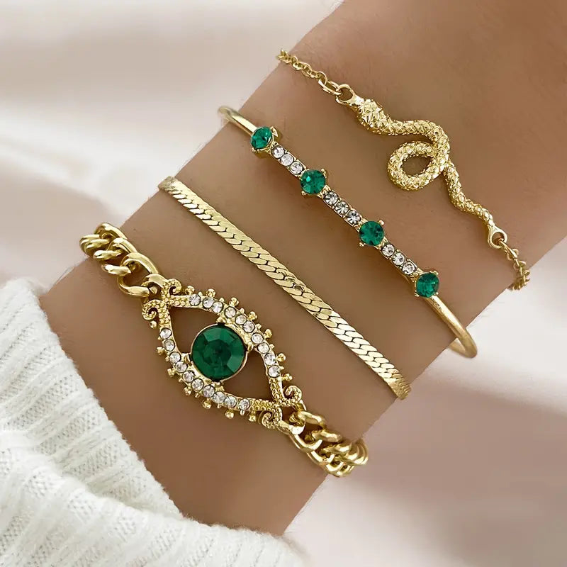 Elegant Gold Bracelet with Refined Details