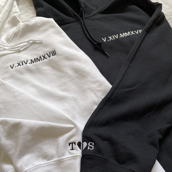 CoupleHoodie - Capture Your Love Story in Style