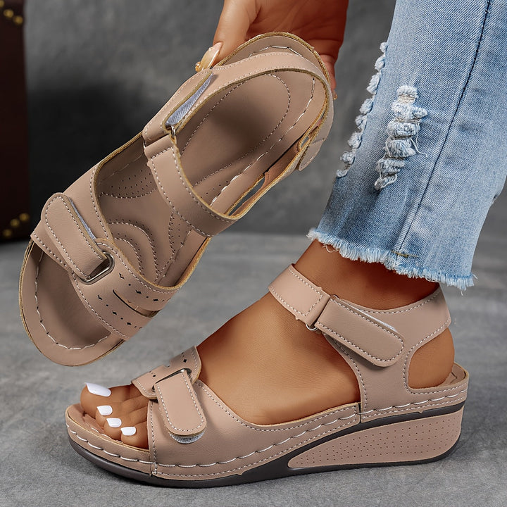 Comfortable orthopaedic sandals