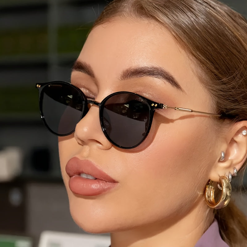Elegant Sunglasses for Women – Combination of Metal and Plastic for Sunny Days