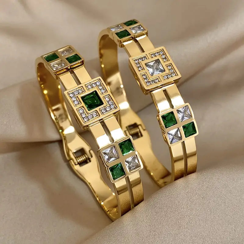 Elegant Gold Bracelet with Refined Details