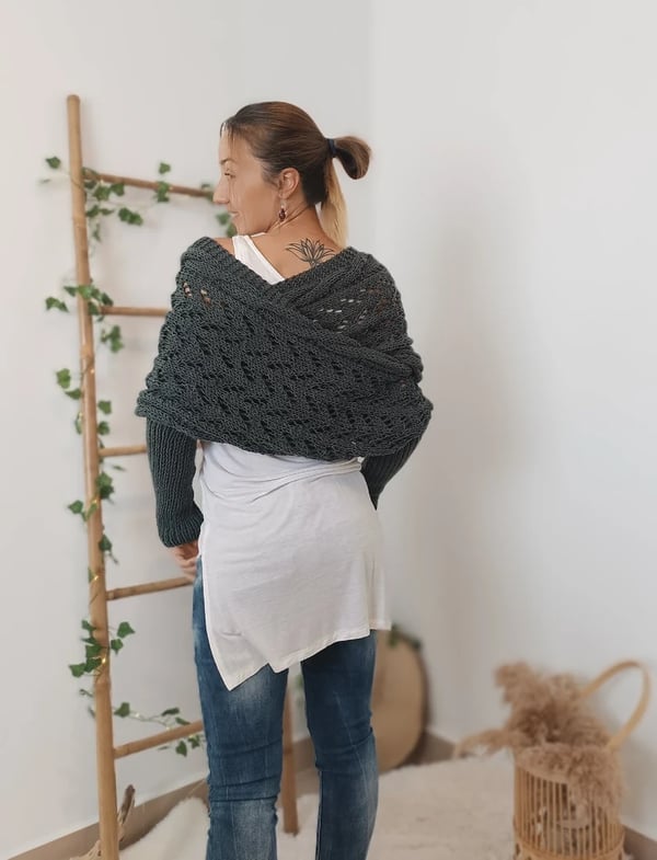 Double-Sleeve Wrap Scarf - Cosy Knit Scarf with Built-In Sleeves