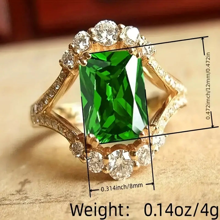 Elegant Gold Ring with Refined Details