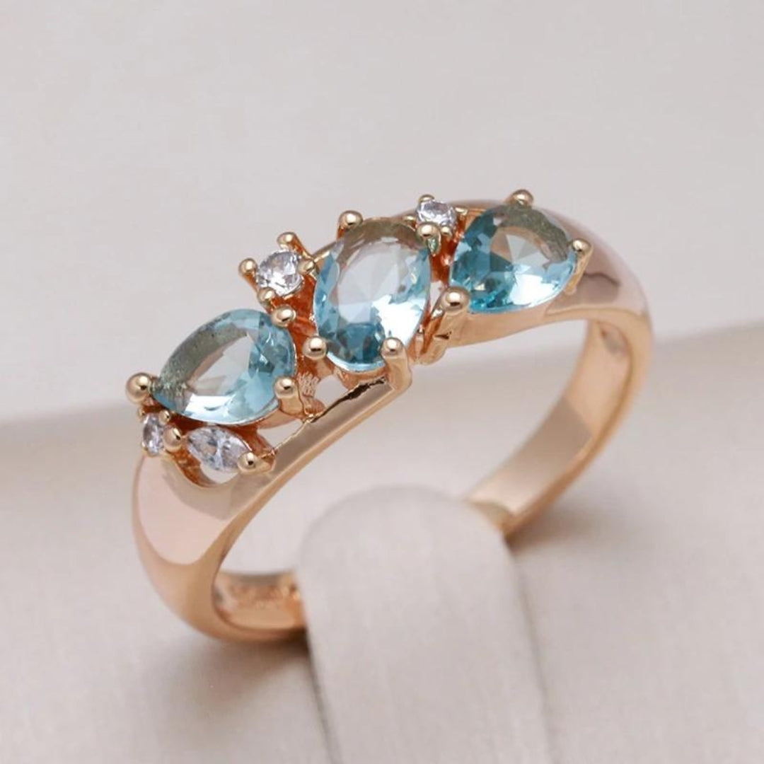 Vintage cubic zirconia ring in elegant gold