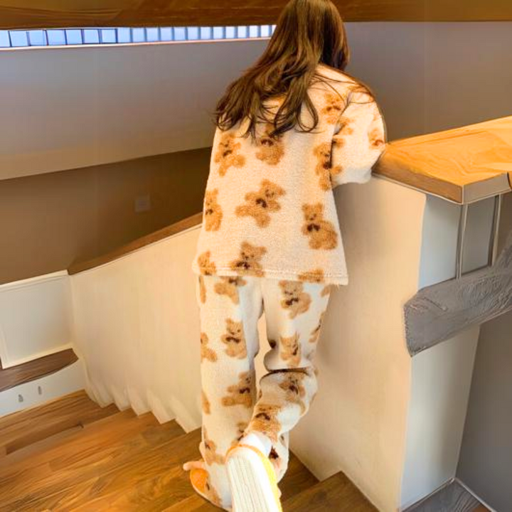 Pyjama set with fluffy bear print – Alexandra