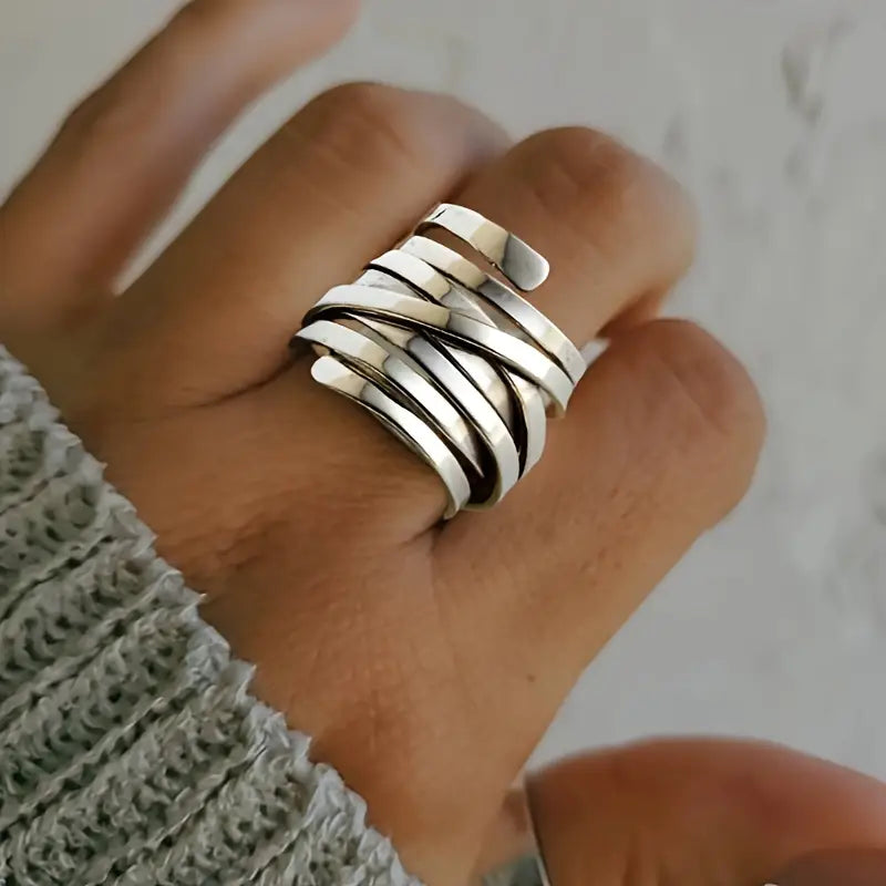 Elegant Silver Ring with Vintage Look