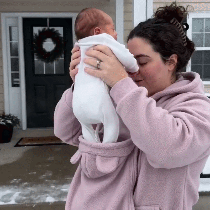 Cosy fleece baby-carrying hoodie with front pouch