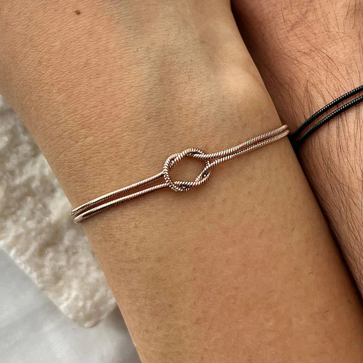 Elva Minimalist Knot Bracelet