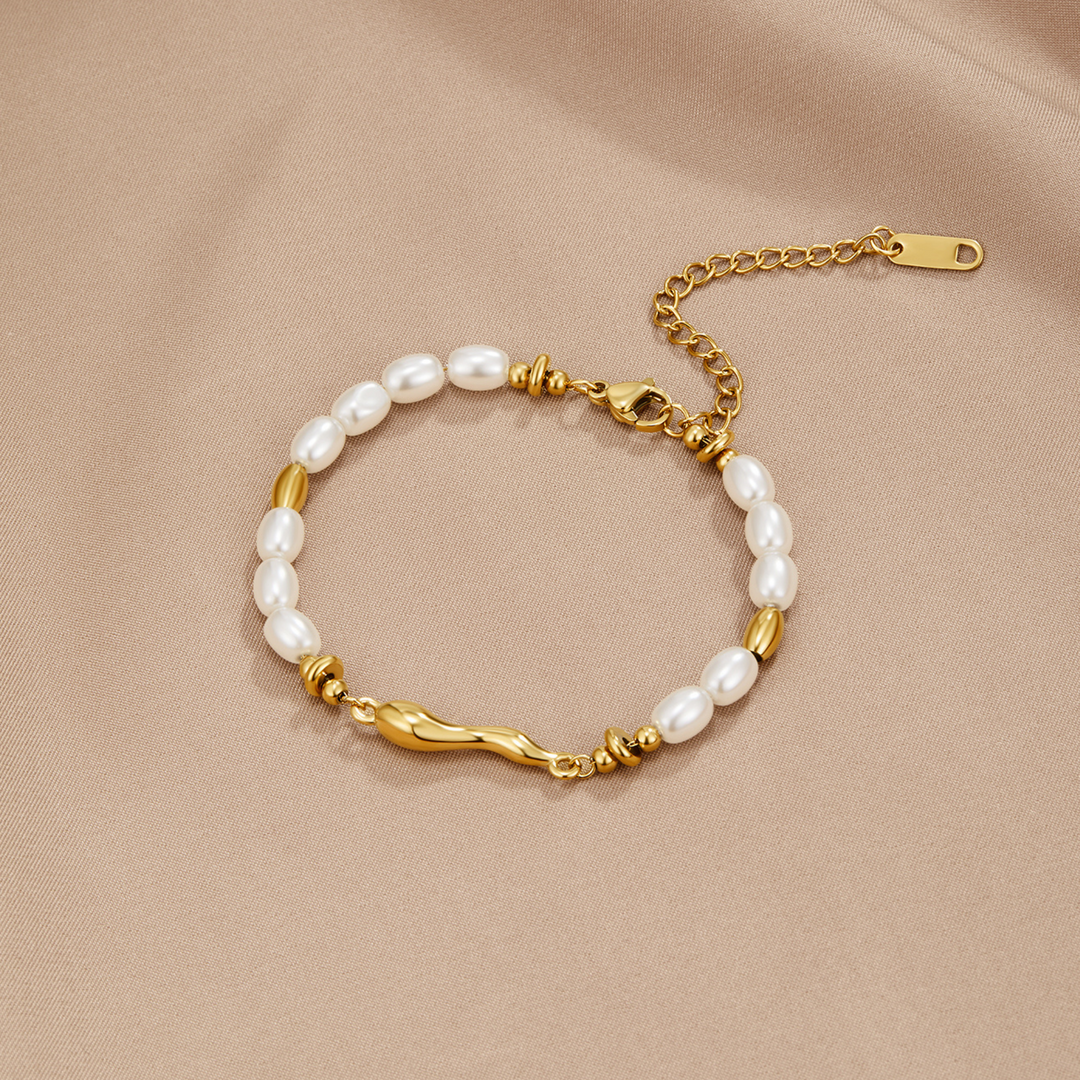 Soft freshwater pearl bracelet