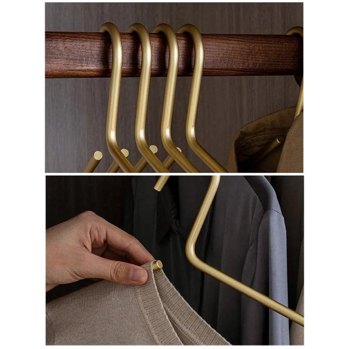 Luxury Non-Slip Clothes Hangers – Closura